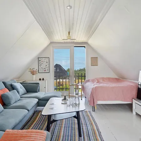 Beautiful In With Kitchen Holiday home