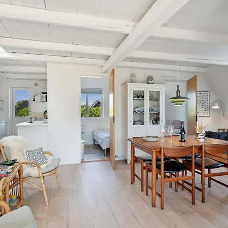 Beautiful In With Kitchen *